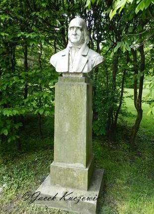 Pomnik Juliana Ursyna Niemcewicza